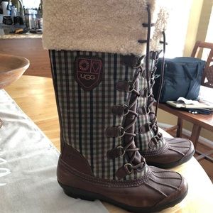 UGG Edmonton boots
